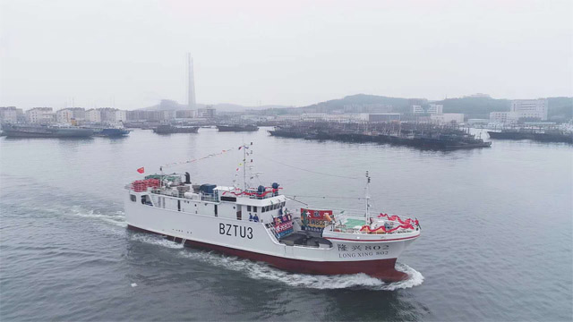 我國自主建造的首批兩艘大洋性玻璃鋼超低溫金槍魚延繩釣船隆興801和隆興802順利啟航，對(duì)于我國的玻璃鋼漁船產(chǎn)業(yè)化進(jìn)程具有里程碑式的重要而深遠(yuǎn)的意義。廣東博皓提供玻璃鋼船艇選材解決方案。