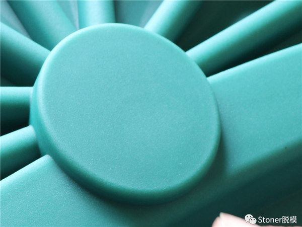 使用Stoner TraSys RotoFlow改善了產(chǎn)品質(zhì)量，提供了沒有針孔的光滑表面！