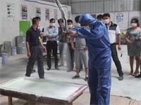 FRP設(shè)備演示--第七期廣東博皓玻璃鋼模具制作培訓(xùn)班 FRP設(shè)備演示--第七期廣東博皓玻璃鋼模具制作培訓(xùn)班
